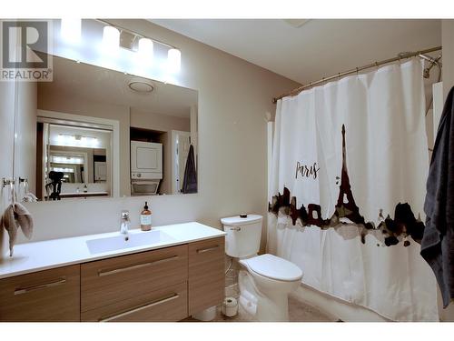 624 Sydney Avenue, Kamloops, BC - Indoor Photo Showing Bathroom