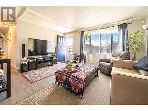 624 Sydney Avenue, Kamloops, BC - Indoor Photo Showing Living Room