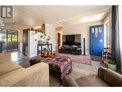 624 Sydney Avenue, Kamloops, BC - Indoor Photo Showing Living Room