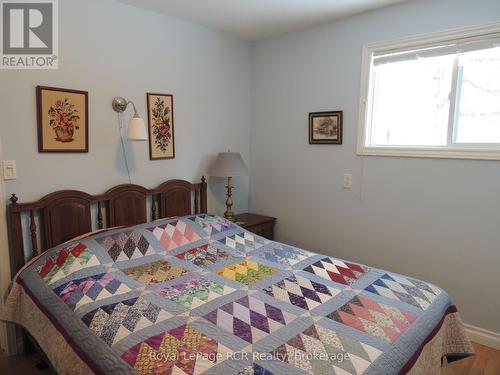 211 Point Road, Grey Highlands, ON - Indoor Photo Showing Bedroom