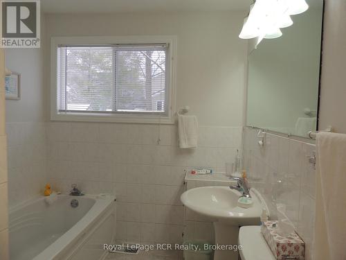 211 Point Road, Grey Highlands, ON - Indoor Photo Showing Bathroom