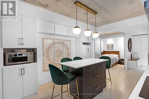 702 - 5 Soudan Avenue, Toronto, ON - Indoor Photo Showing Kitchen