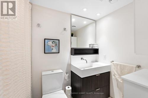 702 - 5 Soudan Avenue, Toronto, ON - Indoor Photo Showing Bathroom