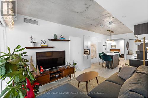 702 - 5 Soudan Avenue, Toronto, ON - Indoor Photo Showing Living Room