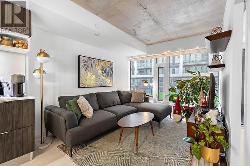 702 - 5 Soudan Avenue, Toronto, ON - Indoor Photo Showing Living Room