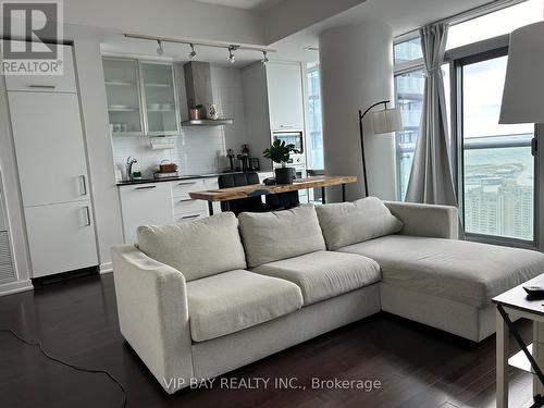 4308 - 14 York Street, Toronto, ON - Indoor Photo Showing Living Room