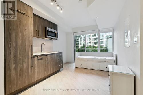 301W - 27 Bathurst Street, Toronto, ON - Indoor