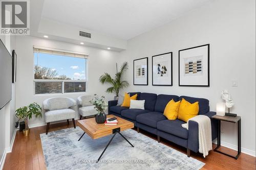 306 - 778 Sheppard Avenue W, Toronto, ON - Indoor Photo Showing Living Room