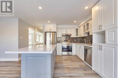 1152 Ashcroft Court, Oshawa, ON - Indoor Photo Showing Kitchen With Upgraded Kitchen