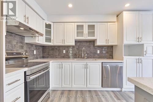 1152 Ashcroft Court, Oshawa, ON - Indoor Photo Showing Kitchen