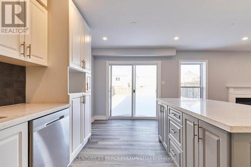 1152 Ashcroft Court, Oshawa, ON - Indoor Photo Showing Kitchen