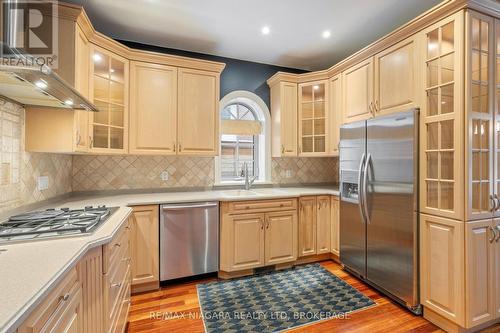 55 Highland Avenue, St. Catharines (457 - Old Glenridge), ON - Indoor Photo Showing Kitchen