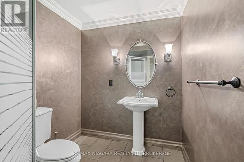 55 Highland Avenue, St. Catharines (457 - Old Glenridge), ON - Indoor Photo Showing Bathroom