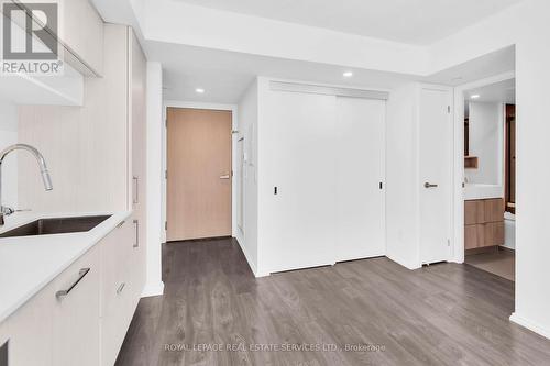 704 - 5 Soudan Avenue, Toronto, ON - Indoor Photo Showing Kitchen