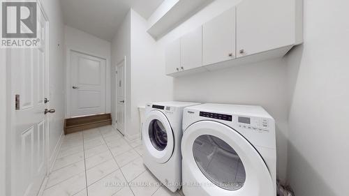 125 Silk Twist Drive, East Gwillimbury, ON - Indoor Photo Showing Laundry Room