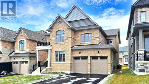 125 Silk Twist Drive, East Gwillimbury, ON - Outdoor With Facade