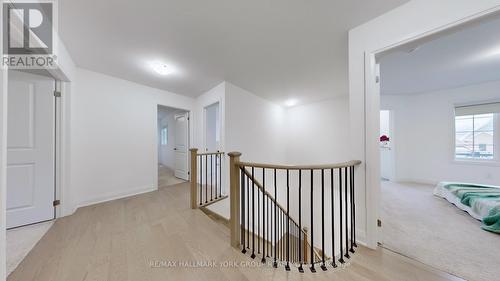 125 Silk Twist Drive, East Gwillimbury, ON - Indoor Photo Showing Other Room