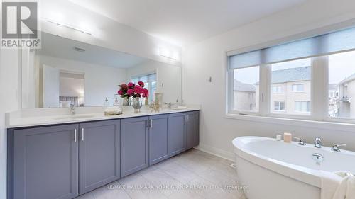 125 Silk Twist Drive, East Gwillimbury, ON - Indoor Photo Showing Bathroom