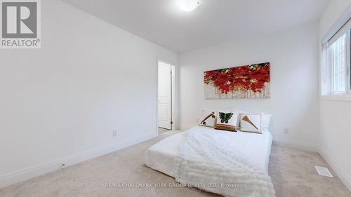 125 Silk Twist Drive, East Gwillimbury, ON - Indoor Photo Showing Bedroom