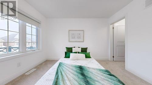 125 Silk Twist Drive, East Gwillimbury, ON - Indoor Photo Showing Bedroom