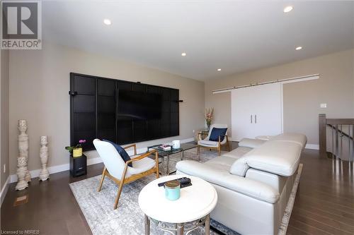 5 Zephyr Heights, North Bay, ON - Indoor Photo Showing Living Room