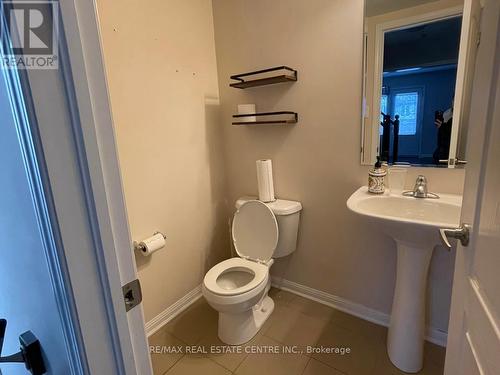 365 Cavanagh Lane, Milton, ON - Indoor Photo Showing Bathroom