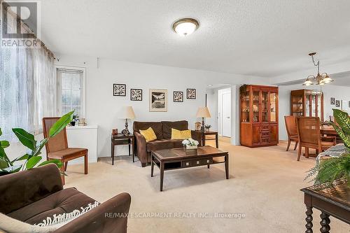 376 Silverbirch Boulevard, Hamilton, ON - Indoor Photo Showing Living Room