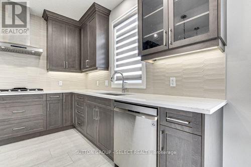 123 Foxborough Place, Thames Centre (Thorndale), ON - Indoor Photo Showing Kitchen With Upgraded Kitchen