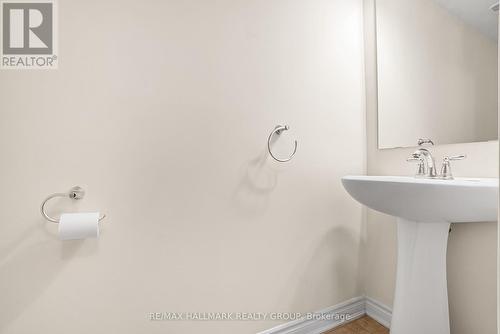 627 Bluegill Avenue, Ottawa, ON - Indoor Photo Showing Bathroom