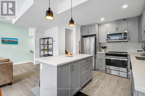 319 Foliage Private, Ottawa, ON - Indoor Photo Showing Kitchen With Upgraded Kitchen