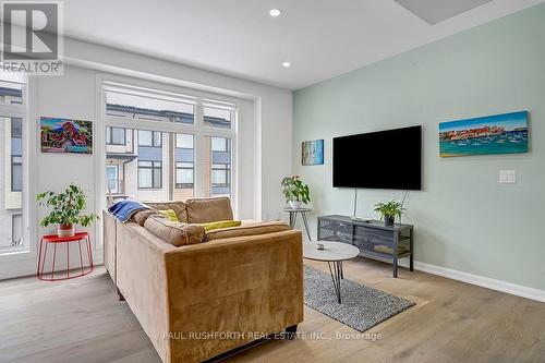 319 Foliage Private, Ottawa, ON - Indoor Photo Showing Living Room