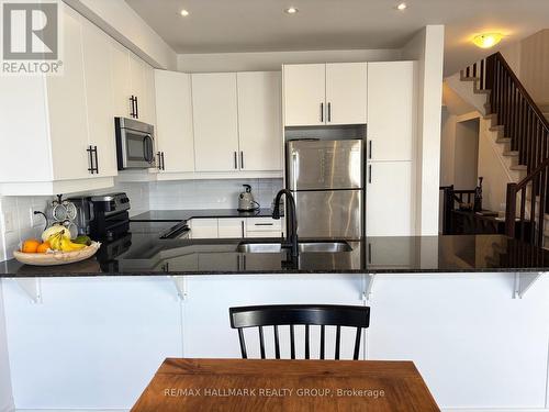 147 Hawkshaw Crescent, Ottawa, ON - Indoor Photo Showing Kitchen With Stainless Steel Kitchen