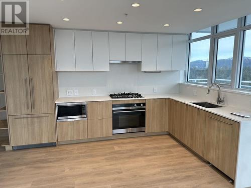 170X 505 Nelson Street, Coquitlam, BC - Indoor Photo Showing Kitchen With Upgraded Kitchen