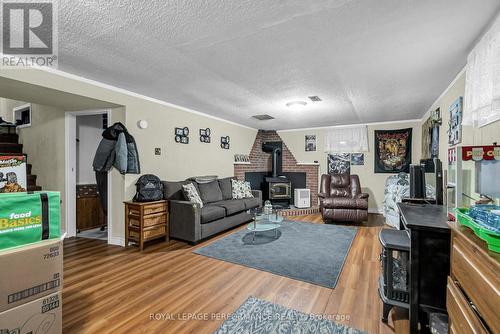 1116 Grand Avenue, Cornwall, ON - Indoor Photo Showing Living Room