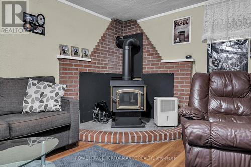 1116 Grand Avenue, Cornwall, ON - Indoor Photo Showing Living Room With Fireplace