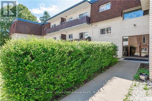 101 - 53 Conroy Crescent, Guelph (College), ON - Outdoor