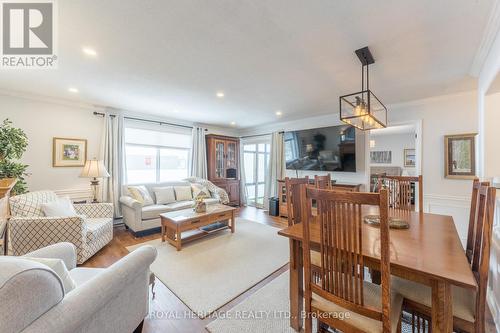 208 - 90 King Street E, Kawartha Lakes, ON - Indoor Photo Showing Living Room