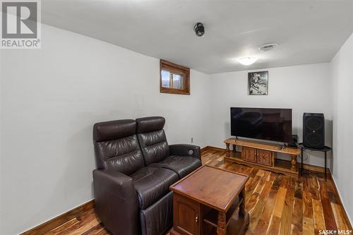 1414 G Avenue N, Saskatoon, SK - Indoor Photo Showing Living Room