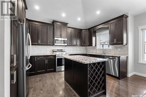 434 Snead Crescent, Warman, SK - Indoor Photo Showing Kitchen With Stainless Steel Kitchen With Upgraded Kitchen