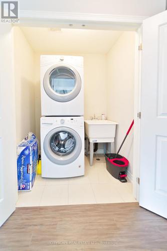 61 Sonoma Valley Crescent, Hamilton, ON - Indoor Photo Showing Laundry Room