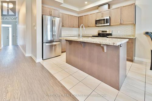 61 Sonoma Valley Crescent, Hamilton, ON - Indoor Photo Showing Kitchen With Upgraded Kitchen