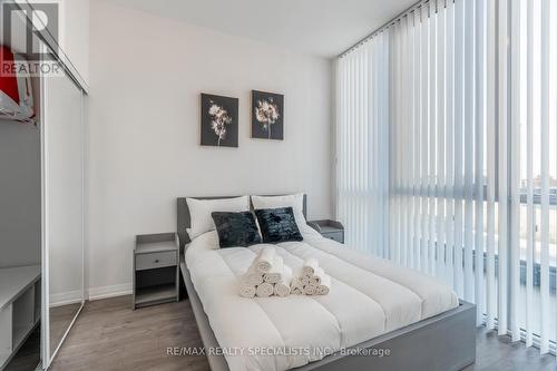 110 - 35 Watergarden Drive, Mississauga, ON - Indoor Photo Showing Bedroom