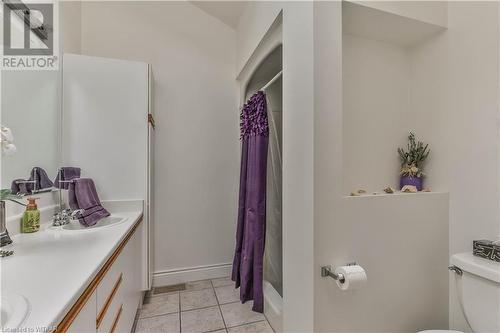 46 Hodgins Crescent, Woodstock, ON - Indoor Photo Showing Bathroom