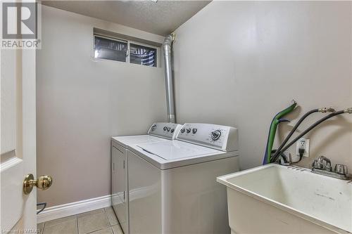 46 Hodgins Crescent, Woodstock, ON - Indoor Photo Showing Laundry Room