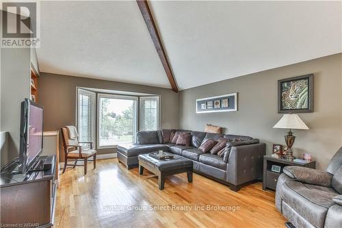 46 Hodgins Crescent, Woodstock (Woodstock - South), ON - Indoor Photo Showing Living Room