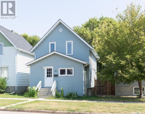 881 Elgin Avenue, Moose Jaw, SK - Outdoor