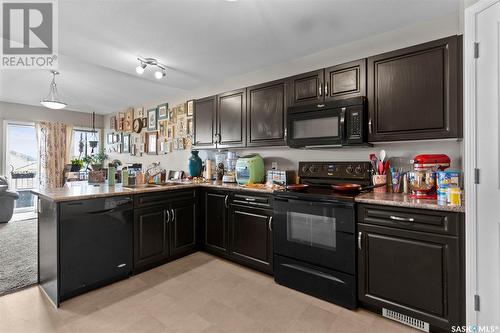 330 100 Chaparral Boulevard, Martensville, SK - Indoor Photo Showing Kitchen