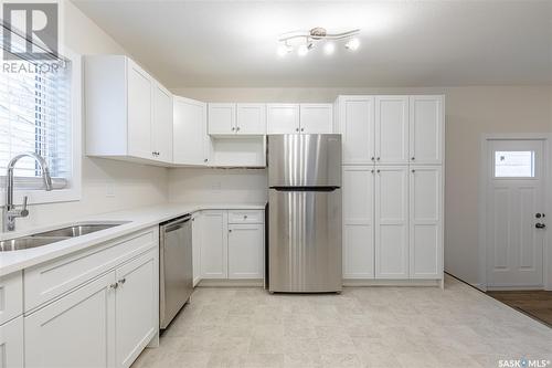 830 Athabasca Street E, Moose Jaw, SK - Indoor Photo Showing Kitchen With Double Sink