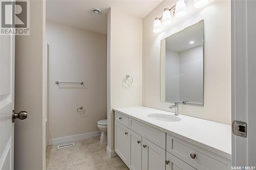 830 Athabasca Street E, Moose Jaw, SK - Indoor Photo Showing Bathroom