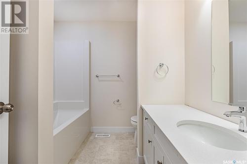 830 Athabasca Street E, Moose Jaw, SK - Indoor Photo Showing Bathroom